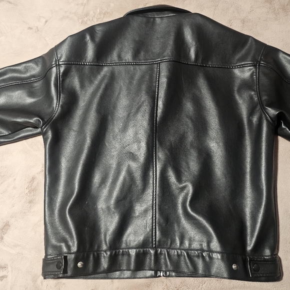 Vegan Oversize Leather Jacket - Unisex and Freesize - BLACK MOMENT - Picture 3 of 7